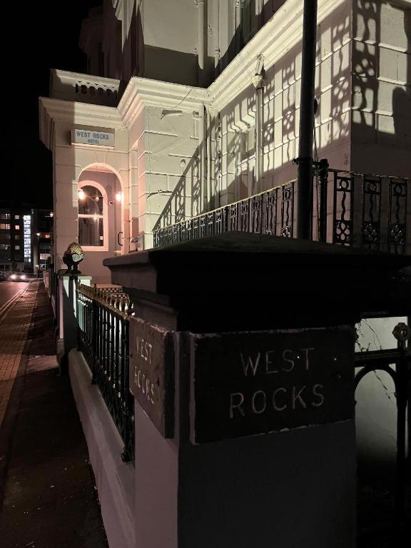伊斯特布恩 Oyo West Rocks Townhouse酒店 外观 照片